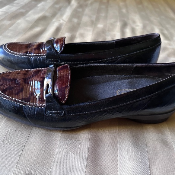 Elegant Black and Brown Women's‎ Loafers - Picture 1 of 12